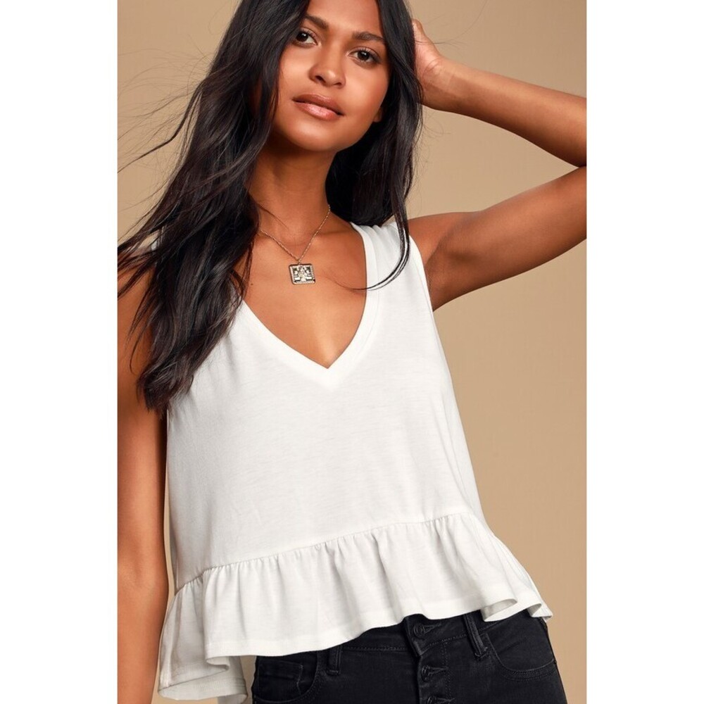 Lulus Kinsey White V-neck Ruffled Crop Top - Size S NWOT